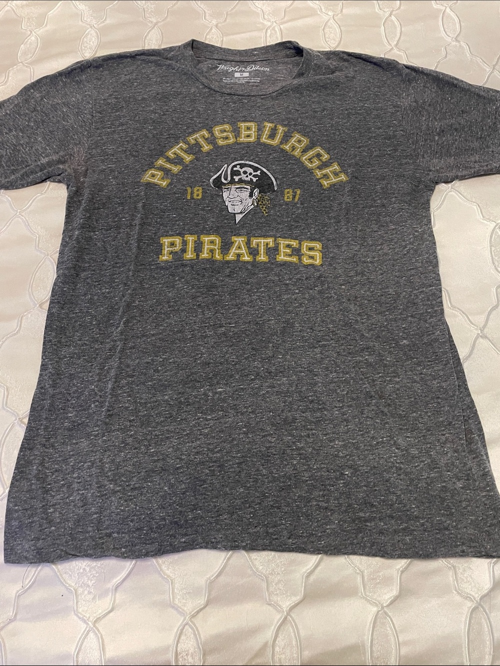 Wright & Ditson Gray Pittsburgh Pirates Graphic Tee